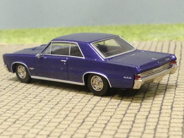 1/87 Brekina Pontiac GTO Coupe violett, 1965, 18102